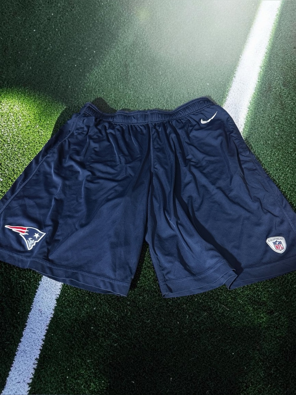Vintage Generation PatriotsNike/NFL On-Field Dri-FIT Training Shorts- Size XL